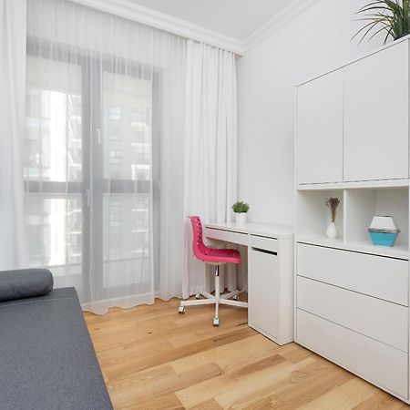 Metro Plocka Exquisite Apartments By Noclegi Renters Warsawa Bagian luar foto